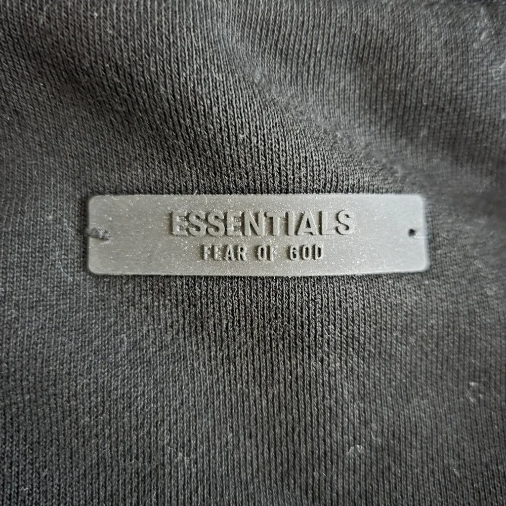 Fear of God Essentials Classic Fit Logo Graphic Sweatshirt - Picture 6 of 9